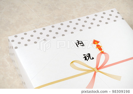 Family celebration (return gift) Image of Noshi and wrapping attached to celebration gifts 98309198