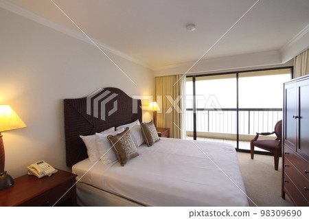 hotel suite bedroom image 98309690