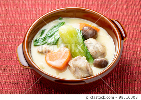 奶油燉（白燉）。 98310308