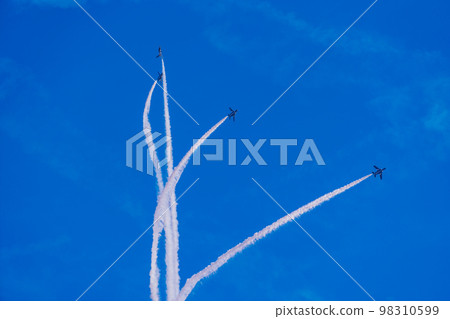 藍天圖像（藍色衝動特技飛行） 98310599