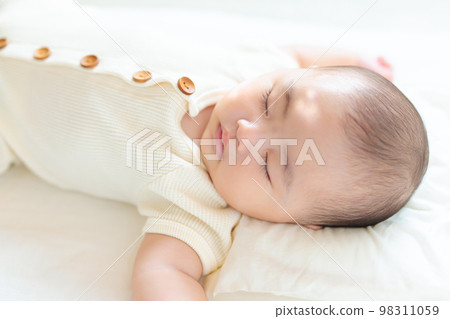 寶貝小睡一下 98311059