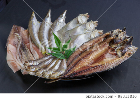 隔夜乾魚 隔夜乾魚 98313816