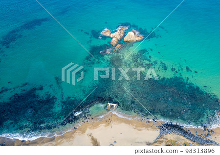 Drone photography | White torii floating in the sea and Meoto-iwa Rocks, the sacred body of a shrine | Sakurai Futamigaura | Itoshima City, Fukuoka Prefecture Drone photography | White torii floating in the sea and Meoto-iwa Rocks, the sacred body of a shrine | Sakurai Futamigaura | Itoshima City, Fukuoka Prefecture 98313896