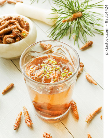 Pine cone tea Pine cone tea 98314424