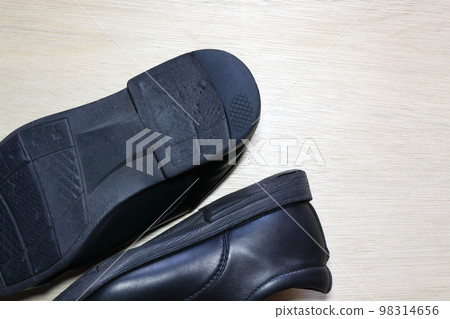 穿商務鞋 98314656