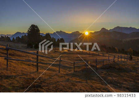 Peitlerkofel Mountain, Dolomiti near San Martin De Tor, South Tyrol, Italy 98315433