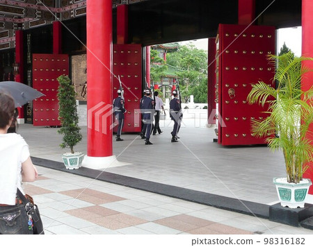 台灣台北忠烈祠換崗 台灣台北忠烈祠換崗 98316182