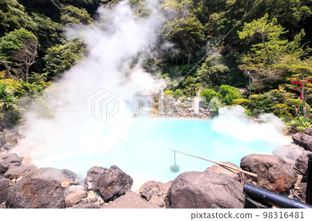 Umi Jigoku Beppu Onsen, Oita Prefecture Umi Jigoku Beppu Onsen, Oita Prefecture 98316481
