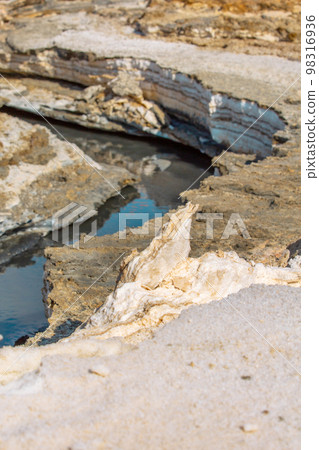 Dead Sea salt mineral formation layers, Jordan 98316936