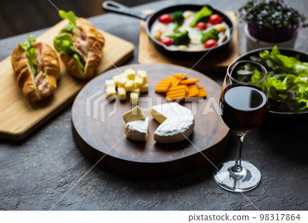 紅酒和小吃 98317864