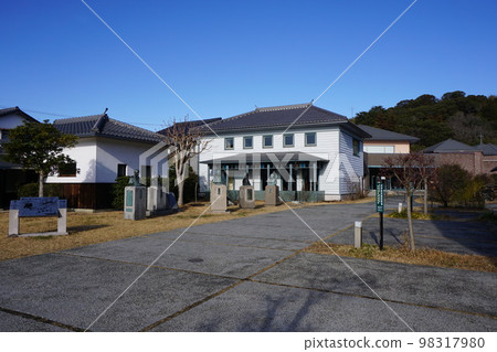 "Tsuyama Museum of Western Studies" introduces the relationship between Tsuyama City, Okayama Prefecture and Western studies "Tsuyama Museum of Western Studies" introduces the relationship between Tsuyama City, Okayama Prefecture and Western studies 98317980