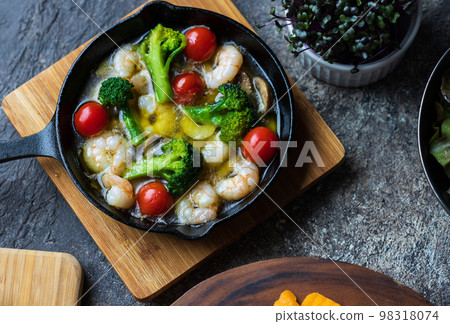 Ajillo Skillet Pot 98318074