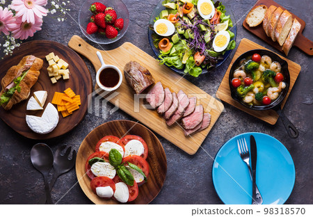 roast beef and cooking roast beef and cooking 98318570