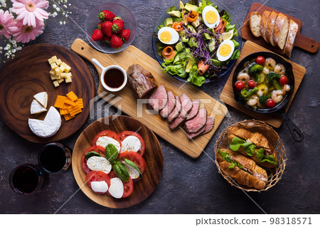 roast beef and cooking roast beef and cooking 98318571