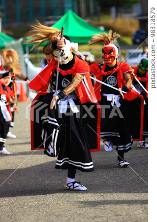 Kitakami City, Iwate Prefecture Folk Performing Arts Demon Dance 98318579