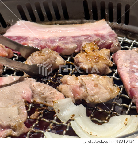 豬肉 燒烤 烤肉 食物 料理 餐廳 돼지 Grilled pork belly 豚肉 98319434