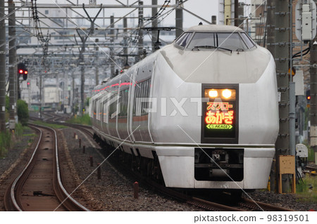 Limited express Swallow Akagi in the evening (651 series train) Limited express Swallow Akagi in the evening (651 series train) 98319501