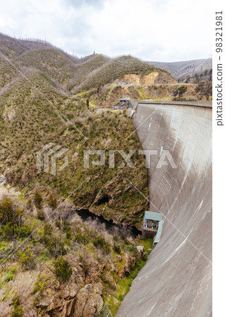 Tumut Pond Dam in New South Wales Australia 98321981