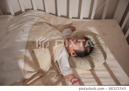 寶寶晚上睡覺 寶寶晚上睡覺 98325543