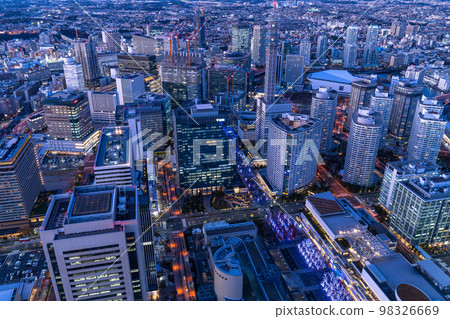 "Kanagawa Prefecture" Night view of Yokohama Minato Mirai / Shining city night view 98326669