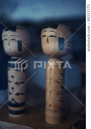 截肢木娃娃 98331575