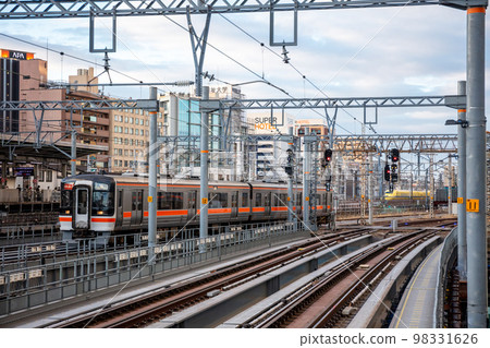 [Nagoya Station] Rapid Mie and Doctor Yellow entering Meieki Station 98331626