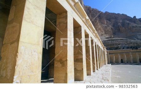 埃及哈特謝普蘇特女王神廟 98332563