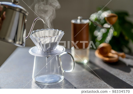 Coffee coffee hand drip ORIGAMI extraction steam metal counter Coffee coffee hand drip ORIGAMI extraction steam metal counter 98334570