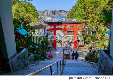 Fujisawa City, Kanagawa Prefecture Looking towards Otorii from the stone steps of Zuishinmon in Enoshima 98335144