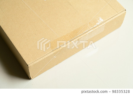 brown box packaging for shipping, paper textured 98335328