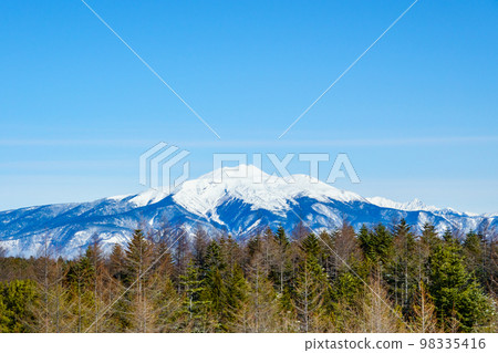 從開田高原看到的冬天的乘鞍山 從開田高原看到的冬天的乘鞍山 98335416