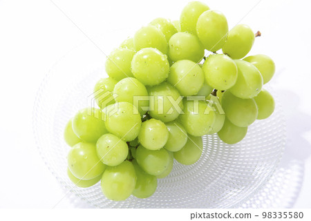 Shine Muscat white background Shine Muscat white background 98335580
