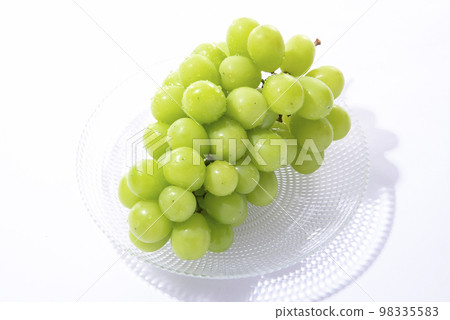 Shine Muscat white background Shine Muscat white background 98335583