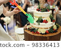 Cake 98336413