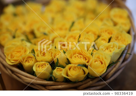 Bouquet of roses Bouquet of roses 98336419