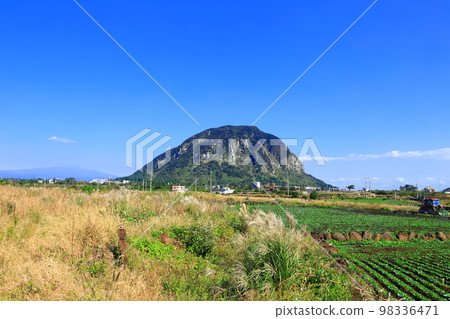 Sanbangsan山,山,田野,海,海岸,日落,雲, Sanbangsan山,山,田野,海,海岸,日落,雲, 98336471