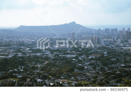 夏威夷城市天際線和鑽石頭 98336975