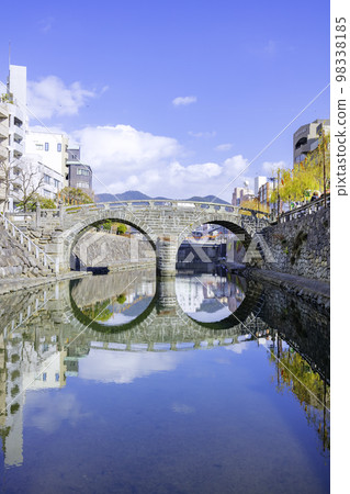 Meganebashi, a popular tourist spot in Nagasaki 98338185