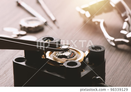 watch battery replacement 98339129