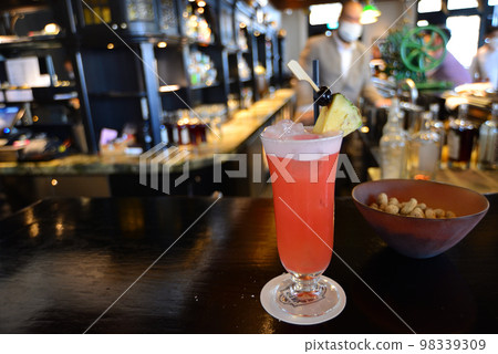 新加坡司令在萊佛士酒店長酒吧 98339309