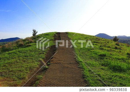 Yongnuni Oreum, Oreum, Garden, Trail, Climbing, Blue Sky, Hill, Yongnuni Oreum, Oreum, Garden, Trail, Climbing, Blue Sky, Hill, 98339838