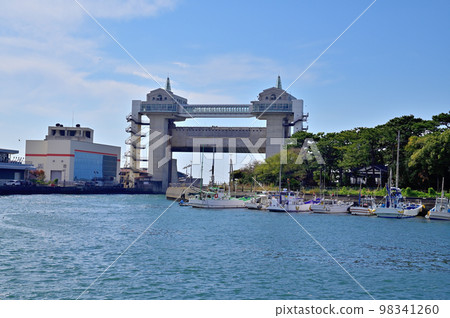 Numazu Port Large-scale Observation Lock "Byuo" 98341260
