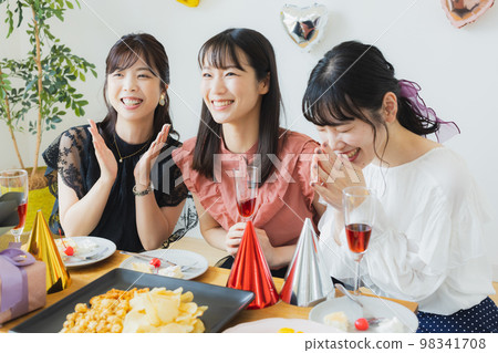 女生聚會圖片 女生聚會圖片 98341708