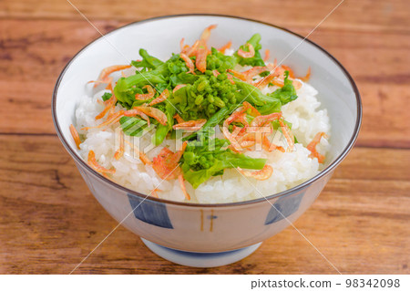 Rape blossoms and dried shrimp rice Rape blossoms and dried shrimp rice 98342098