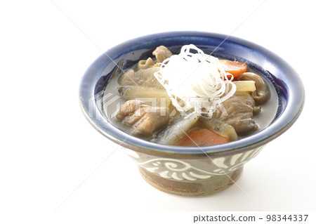 Stewed pork offal with carrot, konnyaku, burdock and radish shot on white background Stewed pork offal with carrot, konnyaku, burdock and radish shot on white background 98344337