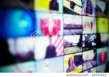 Split tv screen. Split tv screen. 98344963
