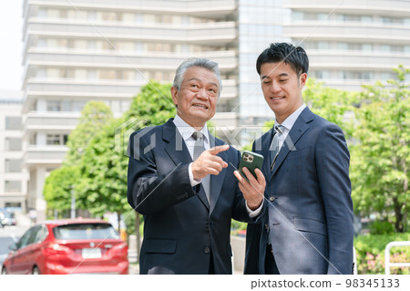 商人肖像 2 人 98345133