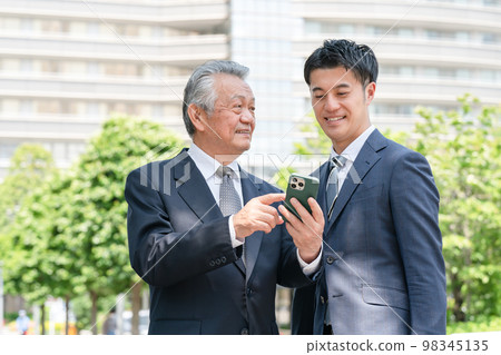 商人肖像 2 人 98345135