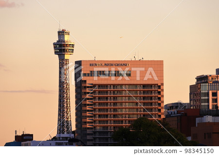 Yokohama Port Marine Tower and cityscape evening view 98345150
