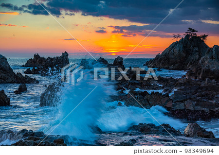 波浪日出 98349694